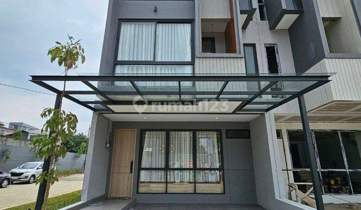 Rumah Townhouse 3 Lantai Lokasi Strategis Dekat Mrt 1