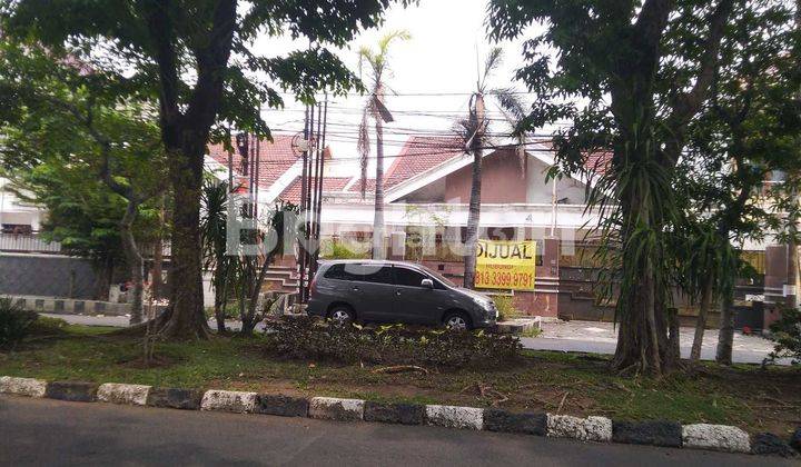 Rumah tinggal di daerah Raya Sukomanunggal Jaya lokasi nyaman, tenang dan asri  2