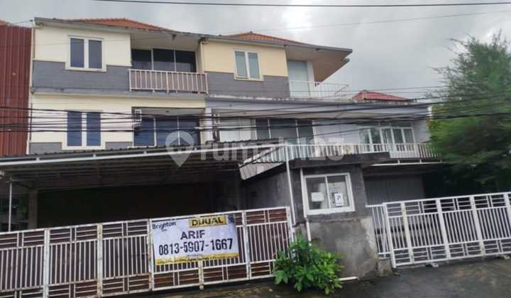 NEED QUICK SALE!!! Strategic, 3-Story Shophouse on Bung Tomo Street, North Denpasar