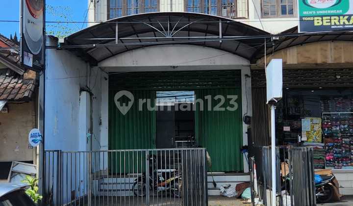 STRATEGIC, AFFORDABLE!!! 3-Story Shop House in the Heart of Denpasar City Near Badung Market 2