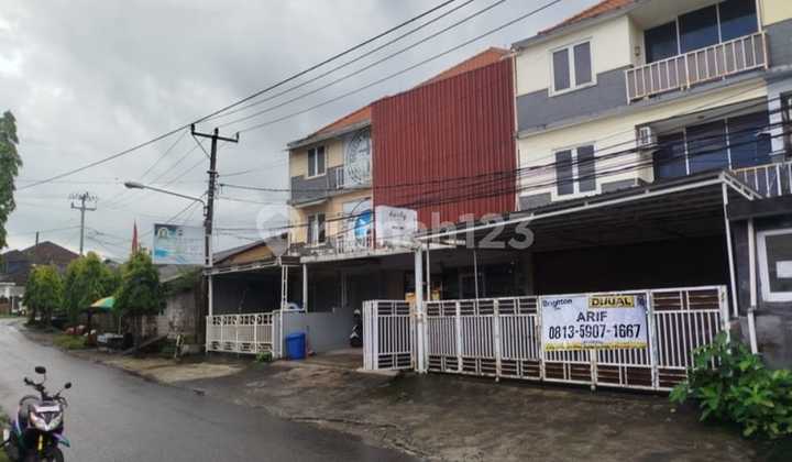 NEED QUICK SALE!!! Strategic, 3-Story Shophouse on Bung Tomo Street, North Denpasar