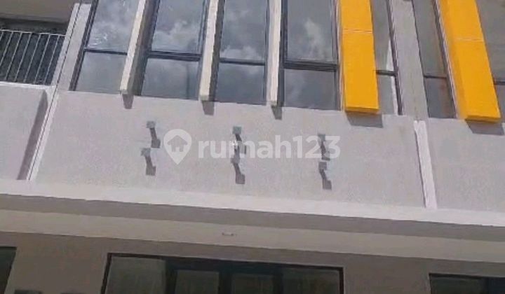 Ruko 3 Lantai Hadap Selatan Parkir Luas di  Ruko The Loop BSD, Jl. Lkr. Botanika Selatan, Pagedangan, Pagedangan, Tangerang, Banten, Indonesia, 15339, BSD