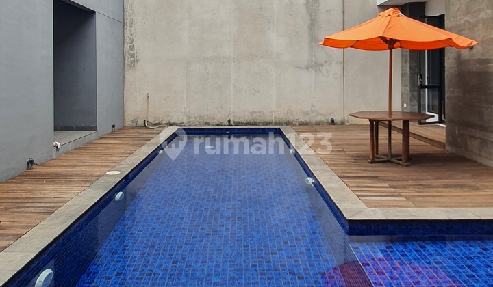 Rumah 2 Lantai, Lt. 414 Sqm, Private Kolam Renang 2