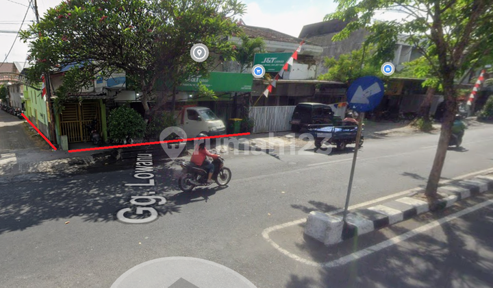 For Sale Strategic House on Colonel Sugiono Street - Suitable for Boarding & Business 1