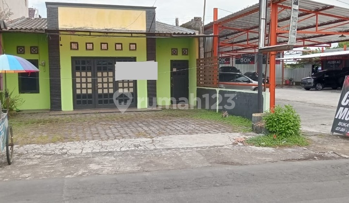 For Rent Strategic Business Space on Kabupaten Street, Sleman