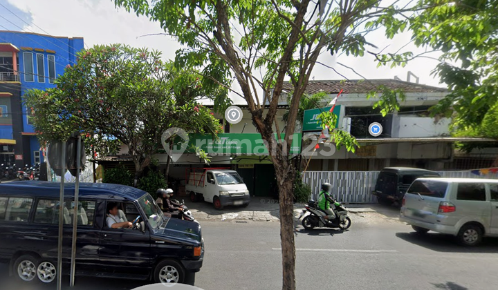 For Sale Strategic House on Colonel Sugiono Street - Suitable for Boarding & Business 2