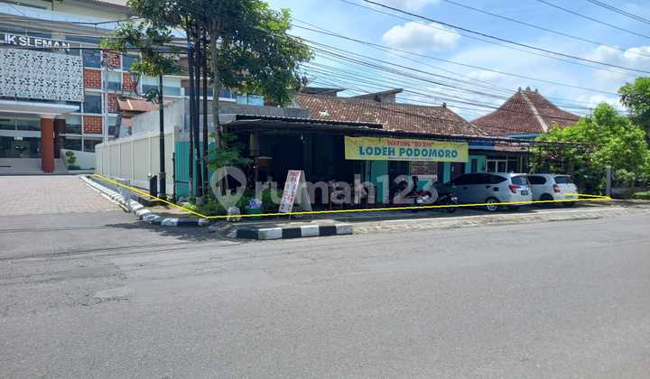 Premium Location House and Business Space in the Center of Sleman City