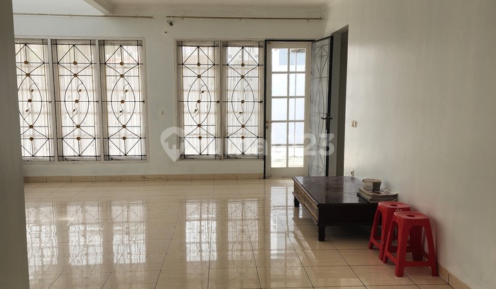 Nice House for Rent 2 Floors 220sqm Ground Floor in Legenda Wisata