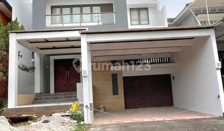 Dijual Rumah Mewah Terenovaai 2 Lantai Di Kota Wisata
