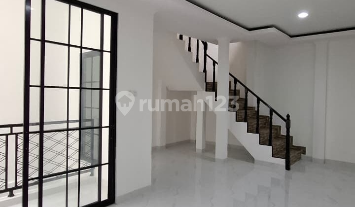 Nice House Ready to OCCUPY in Legenda Wisata LT 200 LB 600 NEGOTIABLE Nice House Ready to OCCUPY in Legenda Wisata LT 200 LB 600 NEGOTIABLE