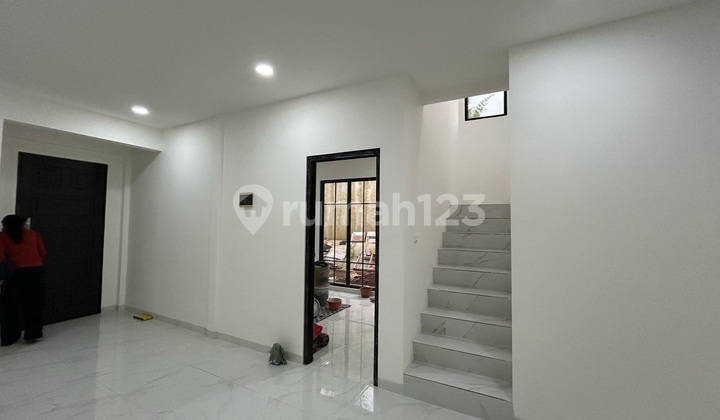 Rumah 2 lantai Siap HUNI di Kota Wisata Cibubur LT 128 siap NEGO
