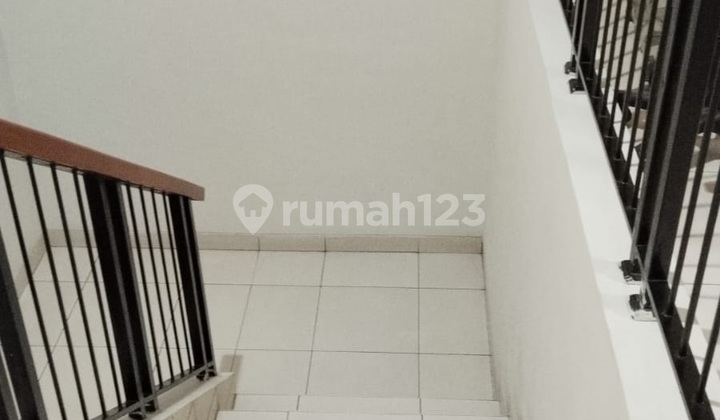 Rumah Bagus 2 Lantai Nyaman Dihuni di Kota Wisata Cibubur LT 144 2
