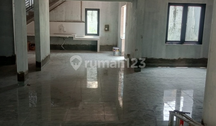 Rumah 2 Lantai di Kota Wisata Cibubur LT 300 LB 400 siap NEGO