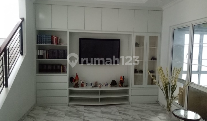 For Rent Luxury House Ready to Occupy 2 Floors Land Area 220 in Kota Wisata