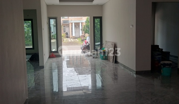Rumah di Kota Wisata Cibubur LT 200 LB 180 Siap HUNI dan NEGO 