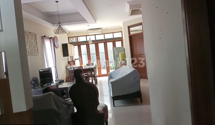 Comfortable 2-story house ready to live in Taman Laguna Cibubur, Land Area 147 negotiable. 2