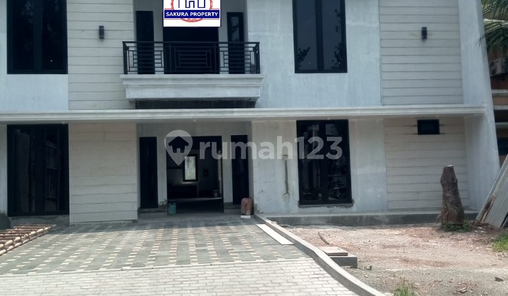 Rumah 2 Lantai di Kota Wisata Cibubur LT 300 LB 400 siap NEGO 2