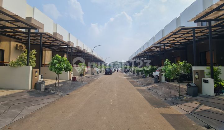 Classic Type Luxury Housing in Bekasi City Near West Bekasi Toll Road