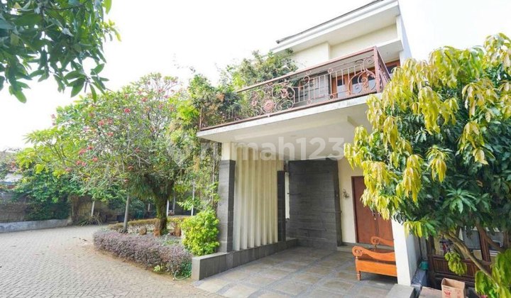 tampak depan rumah hook classic modern grand