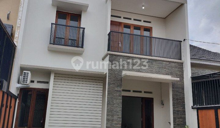 Landed House with Garden at the Back Ready to Occupy in Jagakarsa, South Jakarta