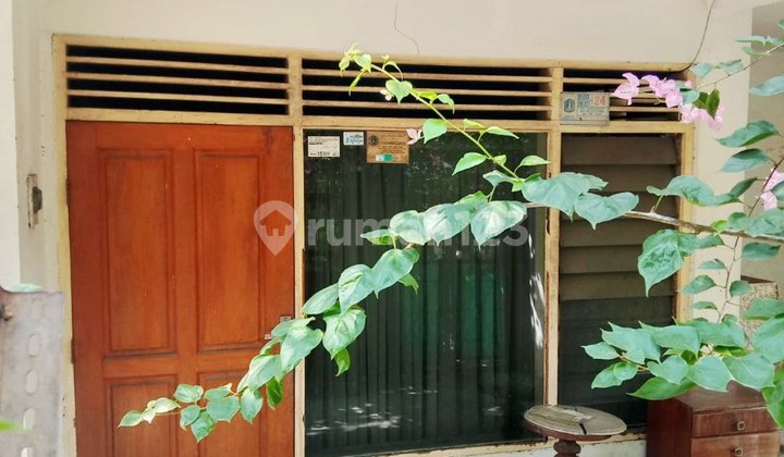 For Sale Old House Suitable for Boarding House in Rawamangun, East Jakarta 2