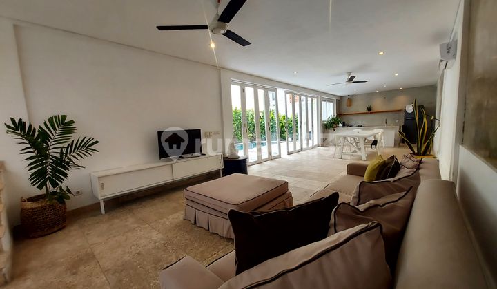 Modern Tropical 3 Bedrooms Leasehold Villa In Berawa Canggu Modern Tropical 3 Bedrooms Leasehold Villa In Berawa Canggu