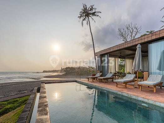 Brand New !! For Sale 3 Bedrooms Beachfront Villa Location Lalanglinggah, Kec. Selemadeg Bar., Kabupaten Tabanan
