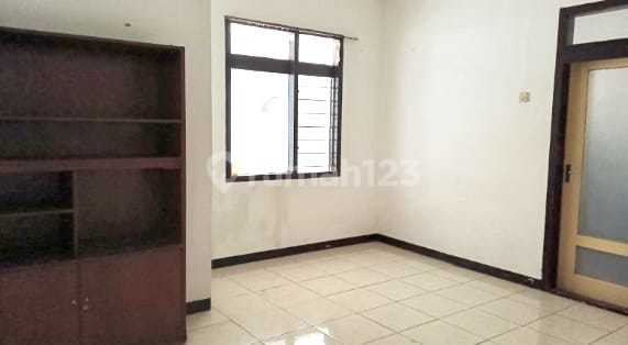 DIJUAL RUMAH KOST TERAWAT SUDIRMAN SAYAP DIJUAL RUMAH KOST TERAWAT SUDIRMAN SAYAP