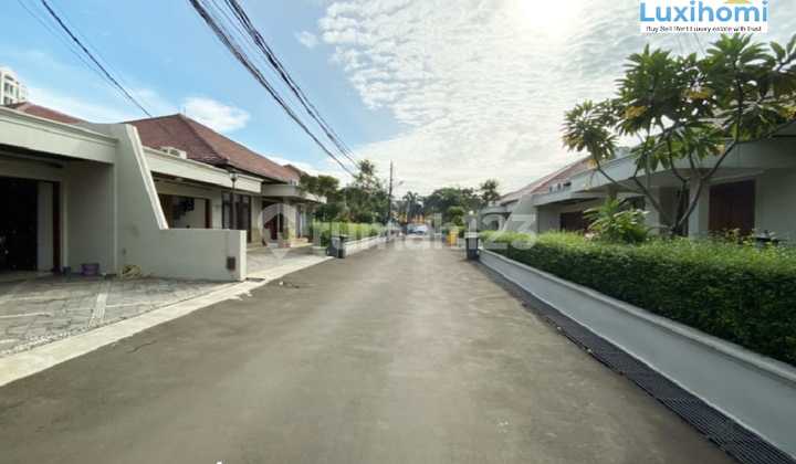 For Sale Luxurious and Comfortable 882m2 House with Private Pool, in Teladan Residential, Cipete, South Jakarta