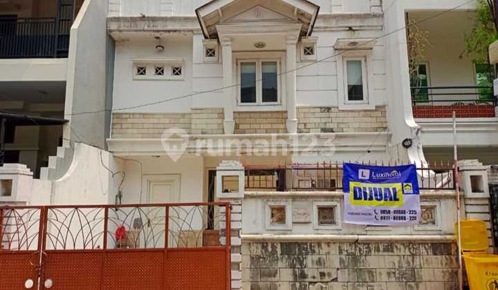 Dijual Rumah 3Lt Kondisi Semi Furnish Lokasi di Jl. Kelapa Cengkir Timur 3, Kelapa Gading, Jakarta Utara Dijual Rumah 3Lt Kondisi Semi Furnish Lokasi di Jl. Kelapa Cengkir Timur 3, Kelapa Gading, Jakarta Utara