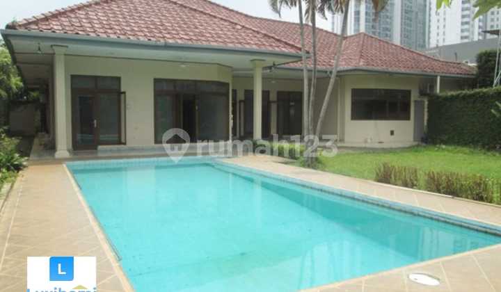 Dijual Cepat Rumah Luas 916m2 4KT Semi Furnish ada Pool, di Jalan Damai, Cipete Jakarta Selatan 