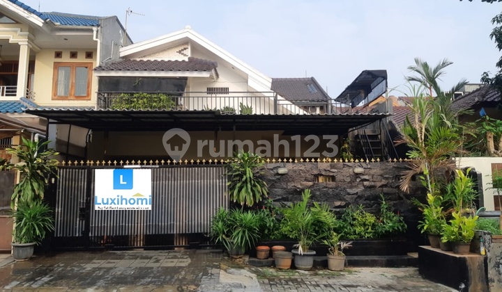 Dijual Rumah 3lt Lt 200m2 Semi Furnished Ada Halaman, Di Jalan Ciloto, Puri Cinere, Jakarta Selatan Dijual Rumah 3lt Lt 200m2 Semi Furnished Ada Halaman, Di Jalan Ciloto, Puri Cinere, Jakarta Selatan