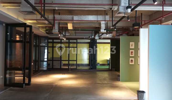 Dijual Office Space 1 Lantai di 88 Cassablanca Luas 1.725 m2, Strategis, Cocok untuk investasi Jangka Panjang Dijual Office Space 1 Lantai di 88 Cassablanca Luas 1.725 m2, Strategis, Cocok untuk investasi Jangka Panjang
