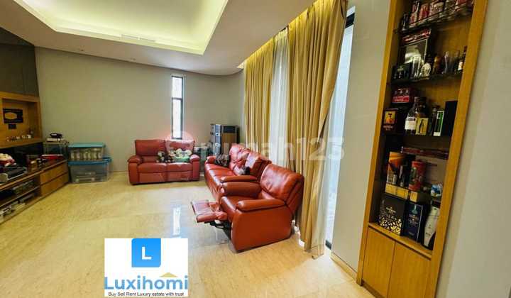 Dijual Rumah Design Modern Bangunan 3 Lantai Ada Lift Dan Roof top Lokasi di Palem Raya, Jakarta Barat  2