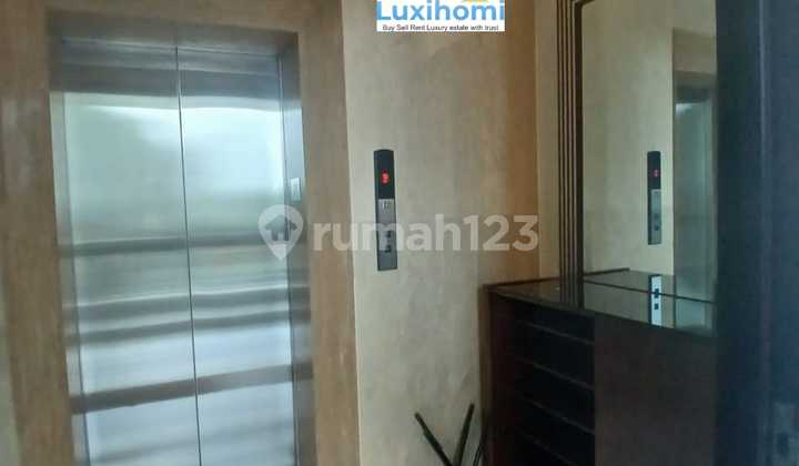 For Rent: The Peak Sudirman Apartment, 3 Bedrooms + 1, Furnished with Balcony, Private Elevator, Low Floor - South Jakarta 2