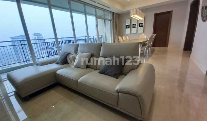 For Sale Pakubuwono Signatures Apartment 4 Bedroom Size 385m2 Full Furnished, High Floor, City View, Ready to Move In