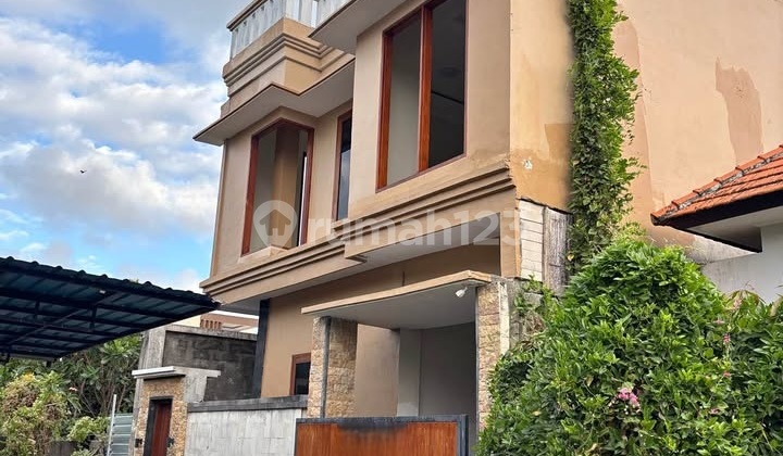 Dijual Villa 2 Lantai Siap Huni di Jl. Nuasa Utama, Benoa – Kuta Selatan, Bali Dijual Villa 2 Lantai Siap Huni di Jl. Nuasa Utama, Benoa – Kuta Selatan, Bali