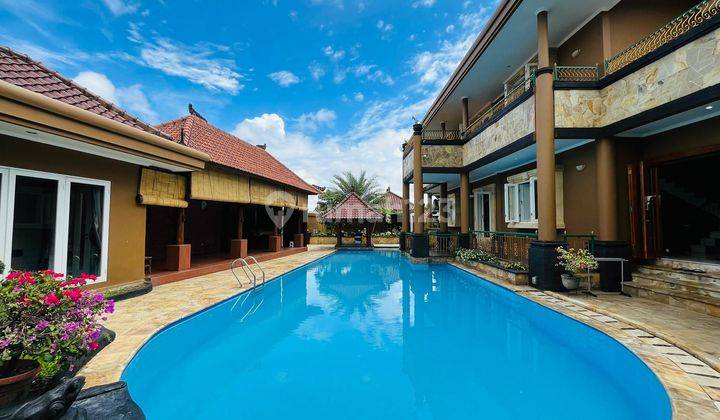 Dijual Villa Di Lingkungan Villa Dekat Kawasan Jalan Gatsu 2