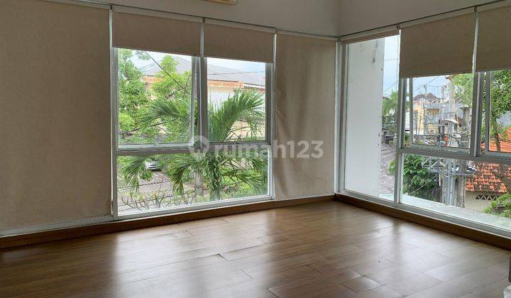 Rumah Semi Villa 5br Di Sunset Road Kuta 2