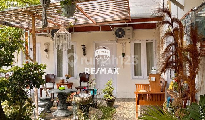 Quick Sale - Fully Furnished Active Homestay Located in the Center of Banyuwangi City