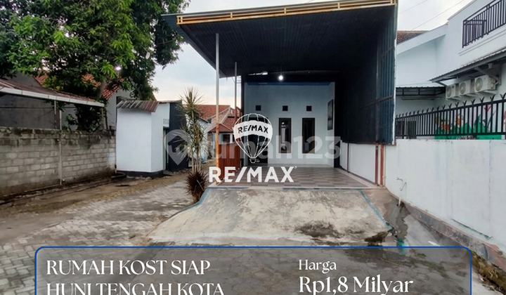 Strategic Boarding House Investment in Banyuwangi, 8 Rooms with Ensuite Bathrooms, Negotiable Price