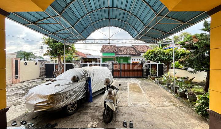 Rumah Gaya Modern Siap Huni di Tengah Kota Banyuwangi