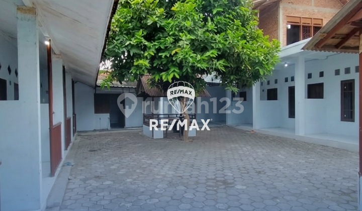 Strategic Boarding House Investment in Banyuwangi, 8 Rooms with Ensuite Bathrooms, Negotiable Price 2