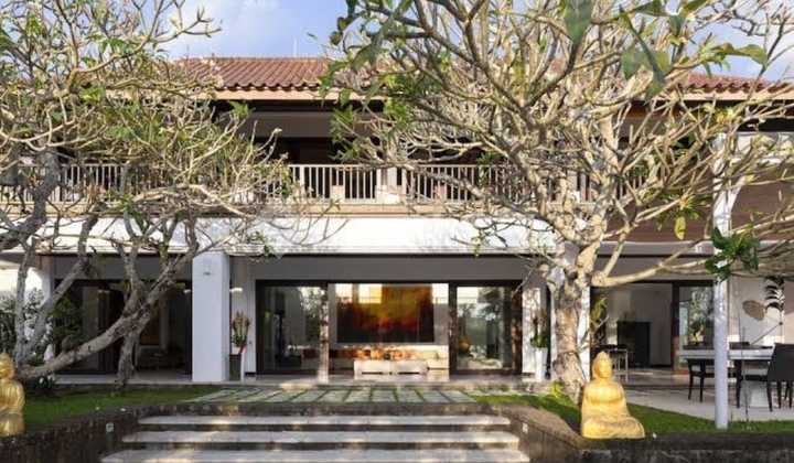 For Sale Villa Manis Reimagines Luxury