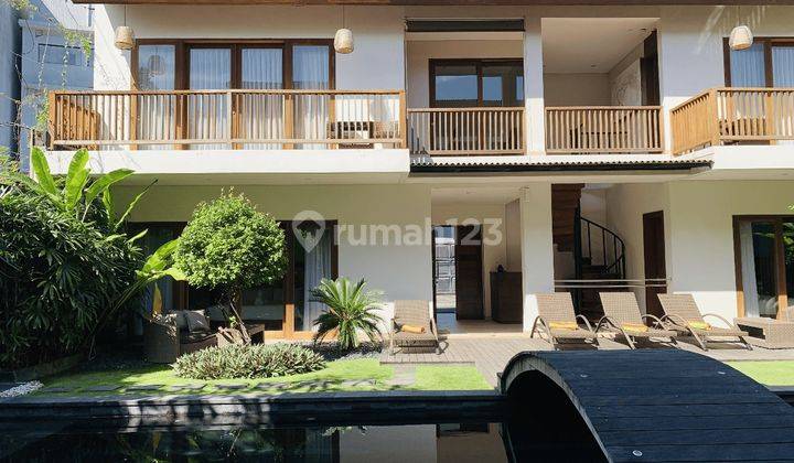 Leasehold Villa 6BR True Color at Dewi Sri 1