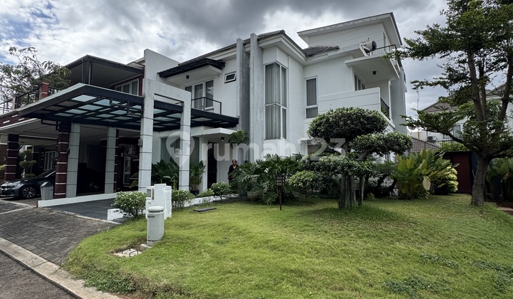 Fully Furnished Hook House in Kota Wisata