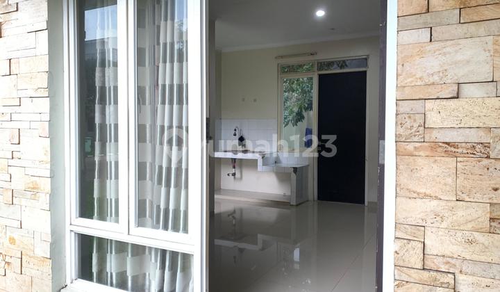 Rumah Disebelah Mall Metland Transyogi