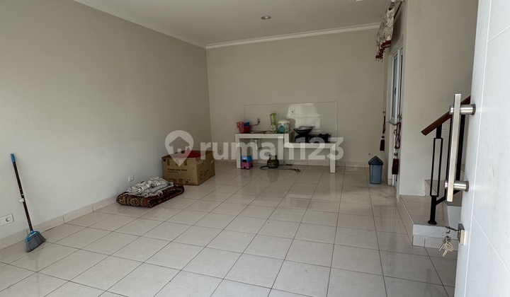 For Rent: Ready-to-Occupy House in Kota Wisata, Good SHM Title House. 2