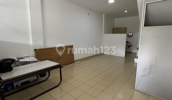 Ready-to-Occupy Shop House Location in Raya Kota Wisata