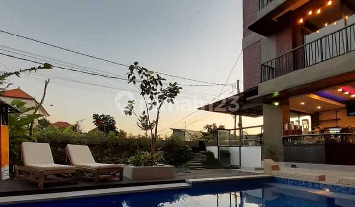 4 Storey Hotel Building Near Sidewalk Jimbaran